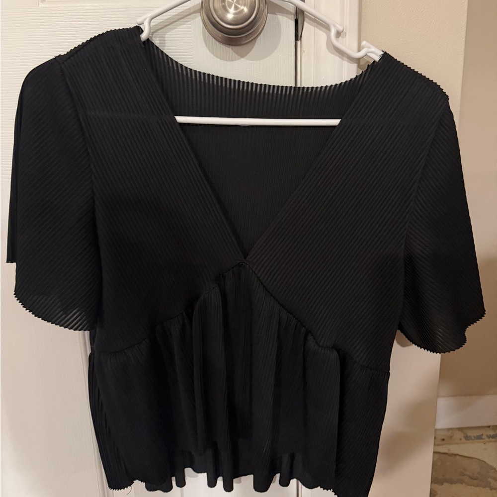 SHEIN Black Pleated V-Neck Top